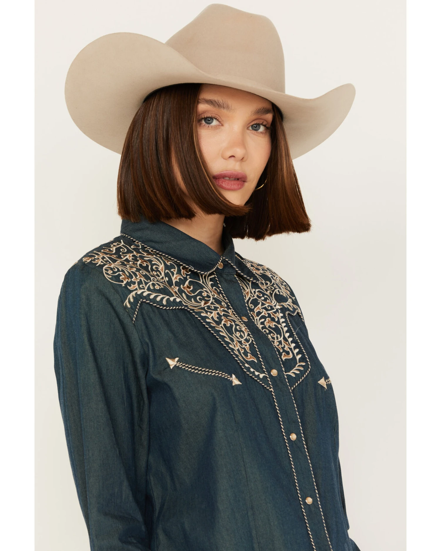 Scully Women's Vine Embroidered Long Sleeve Pearl Snap Western Shirt 5 Scully Women's Vine Embroidered Long Sleeve Pearl Snap Western Shirt - Image 3