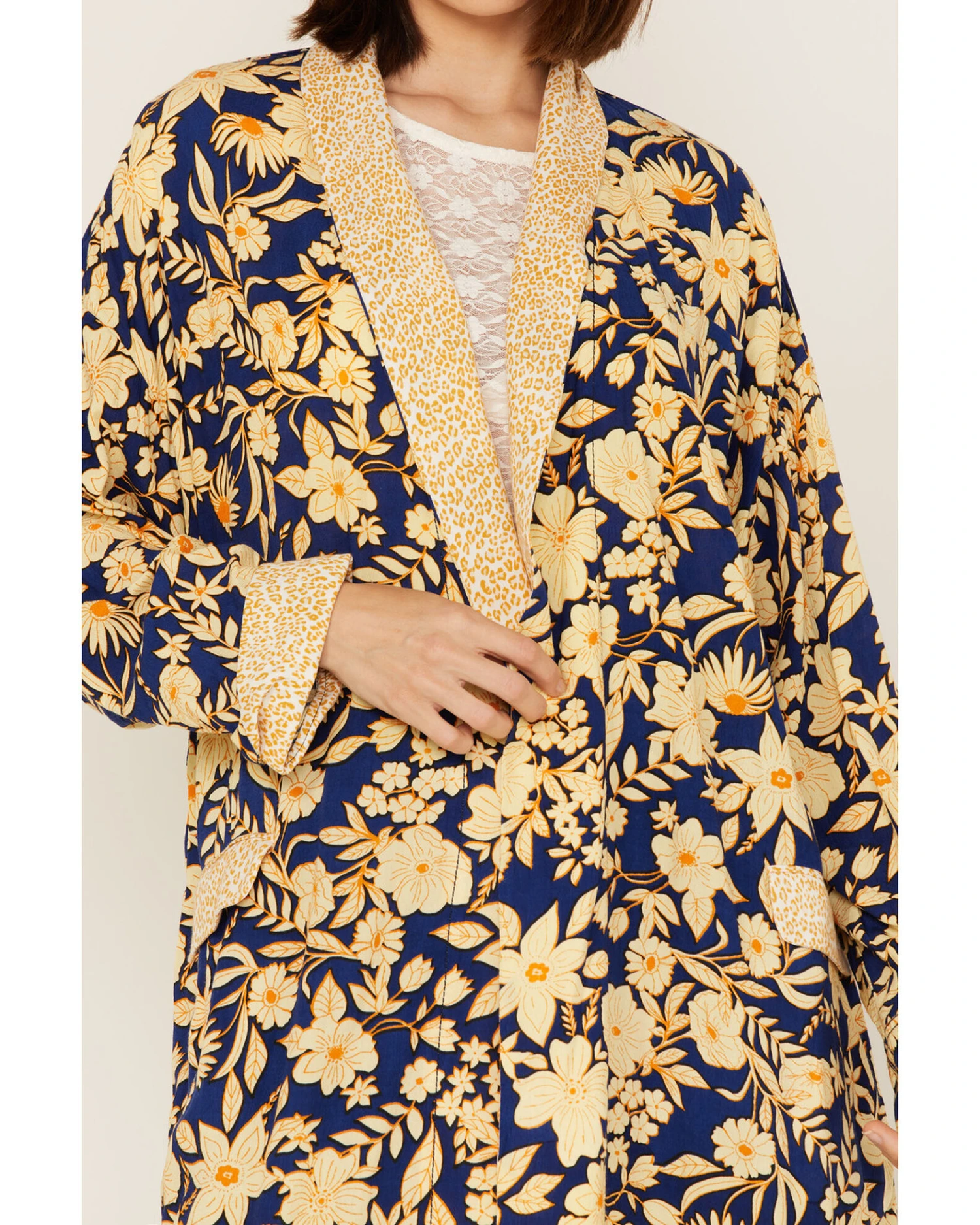 Free People Women's Wild Nights Floral Print Long Sleeve Kimono Duster 6 Free People Women's Wild Nights Floral Print Long Sleeve Kimono Duster - Image 4