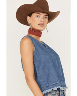 Wrangler Women's Denim Frayed Tank 9 Wrangler Women's Denim Frayed Tank -Ariat Store 2000383476 400 P3