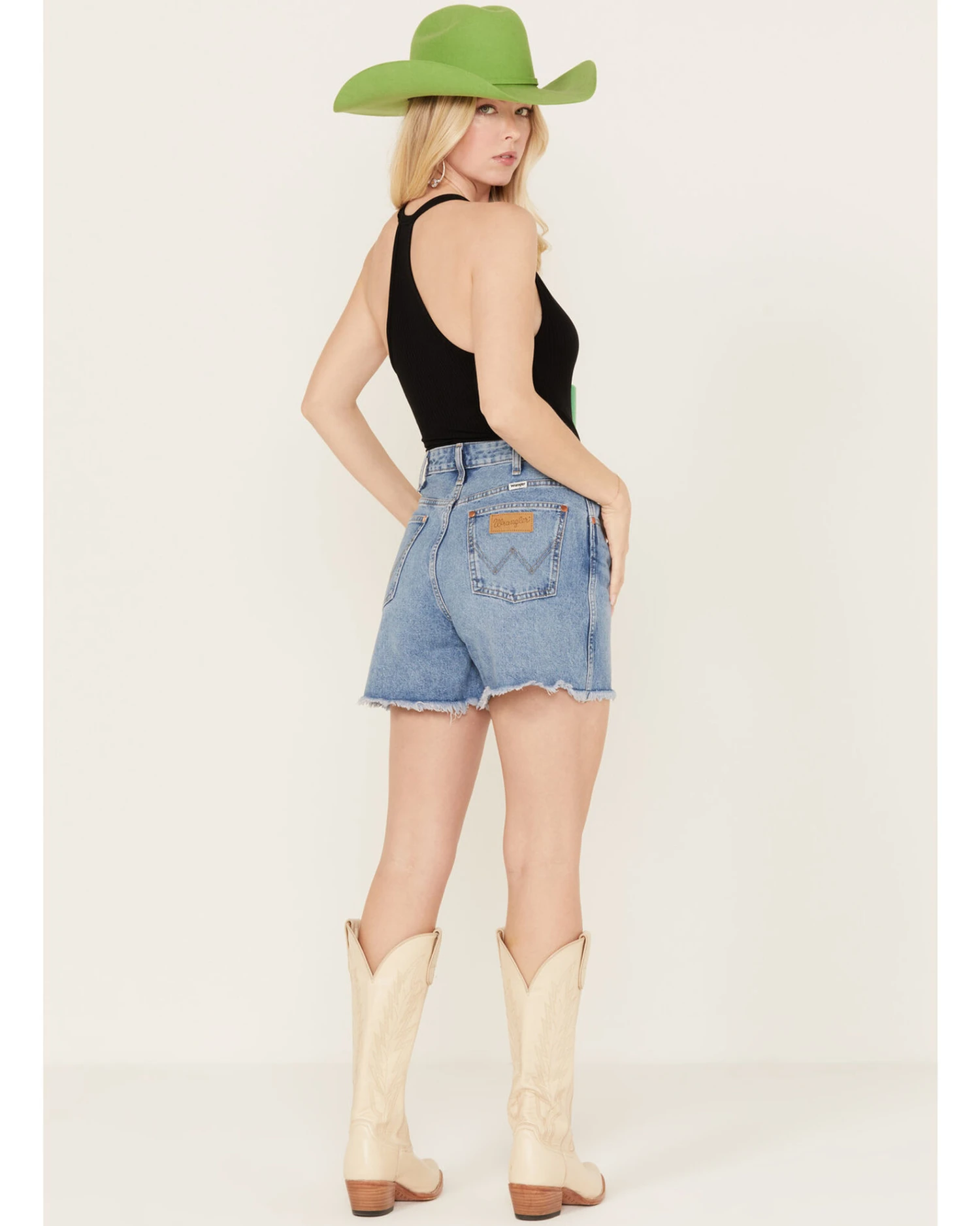 Wrangler Women's Light Wash High Rise A-Line Cutoff Donna Shorts 3 Wrangler Women's Light Wash High Rise A-Line Cutoff Donna Shorts