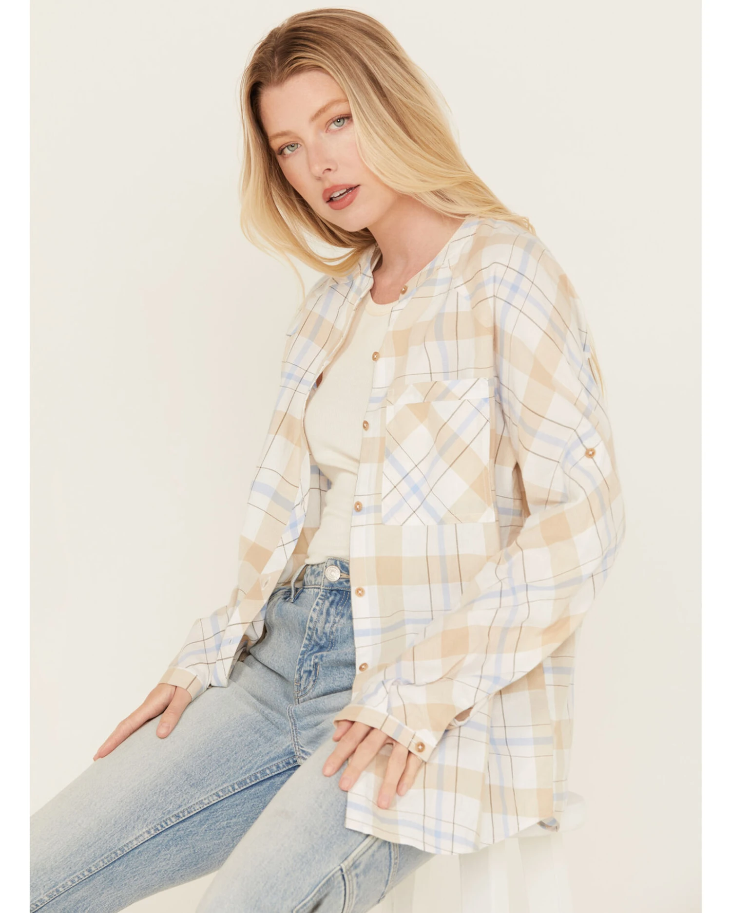 Cleo + Wolf Women's Oversized Plaid Print Button Up 4 Cleo + Wolf Women's Oversized Plaid Print Button Up - Image 2