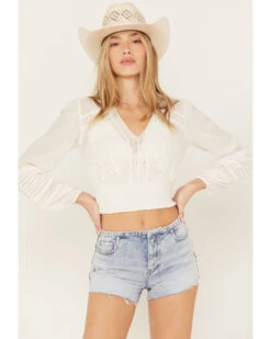 Shyanne Women's Long Sleeve Embroidered Blouse 8 Shyanne Women's Long Sleeve Embroidered Blouse -Ariat Store 2000386659 100 P1