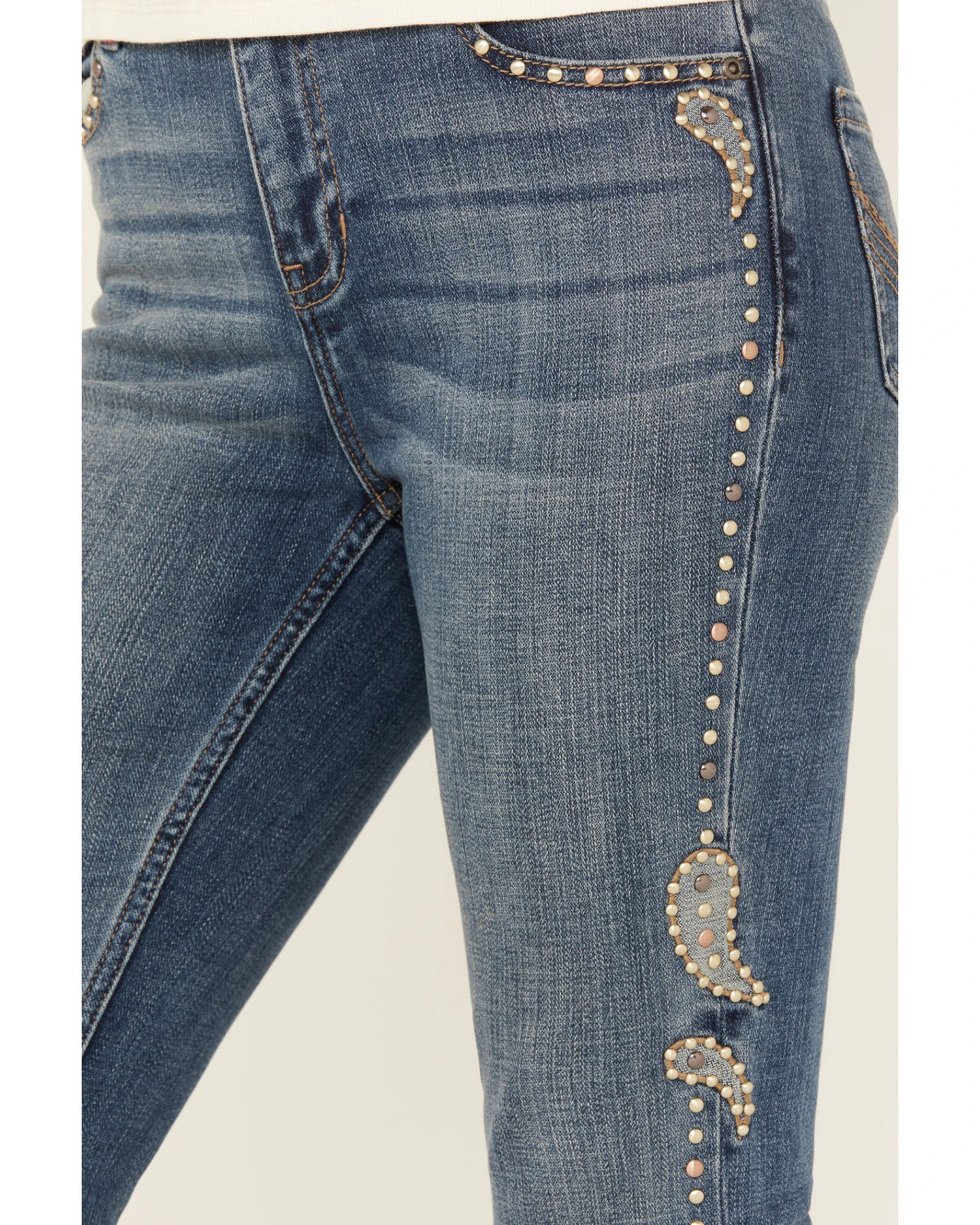 Idyllwind Women's Onslow Medium Wash Gypsy High Rise Embellished Stretch Flare Jeans 3 Idyllwind Women's Onslow Medium Wash Gypsy High Rise Embellished Stretch Flare Jeans